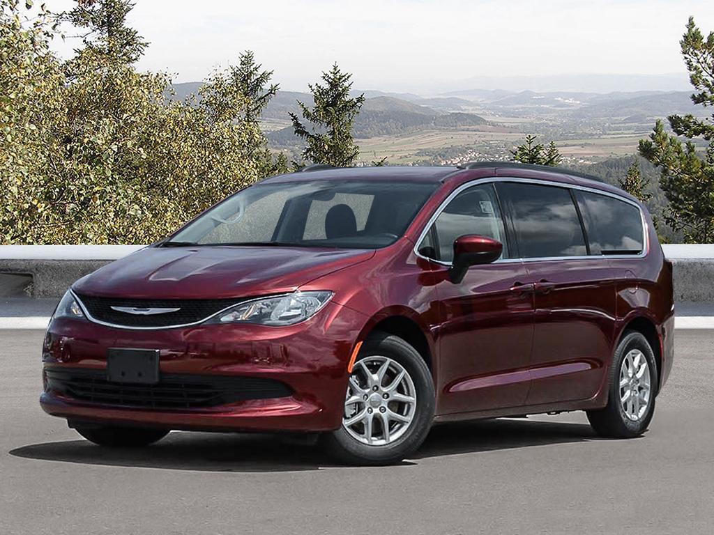 New 2020 Chrysler Pacifica Touring Minivan/Passenger Van in Victoria